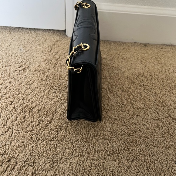 Chanel lambskin shoulder bag - Picture 4 of 8